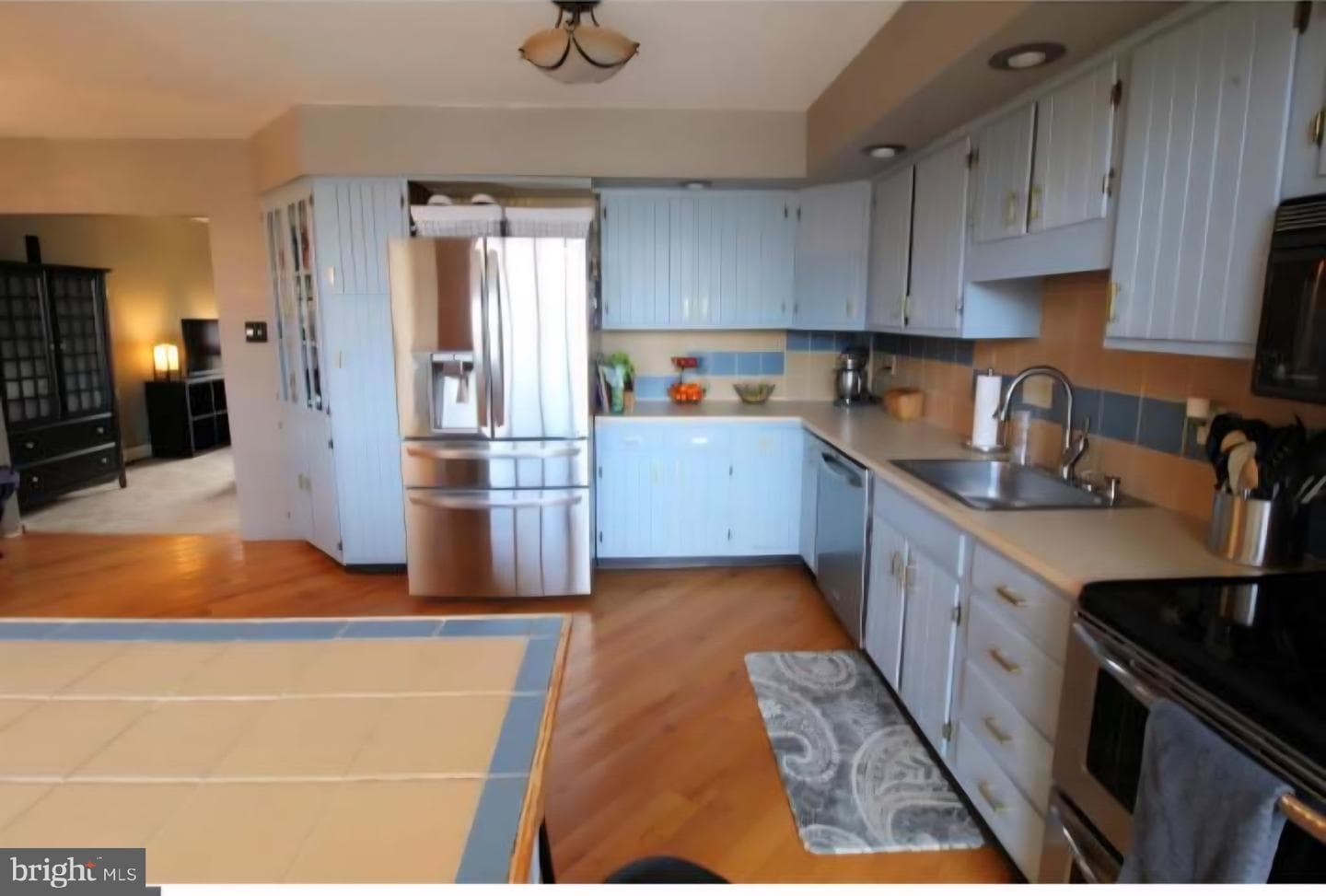 355 Stonehaven Drive photo 4