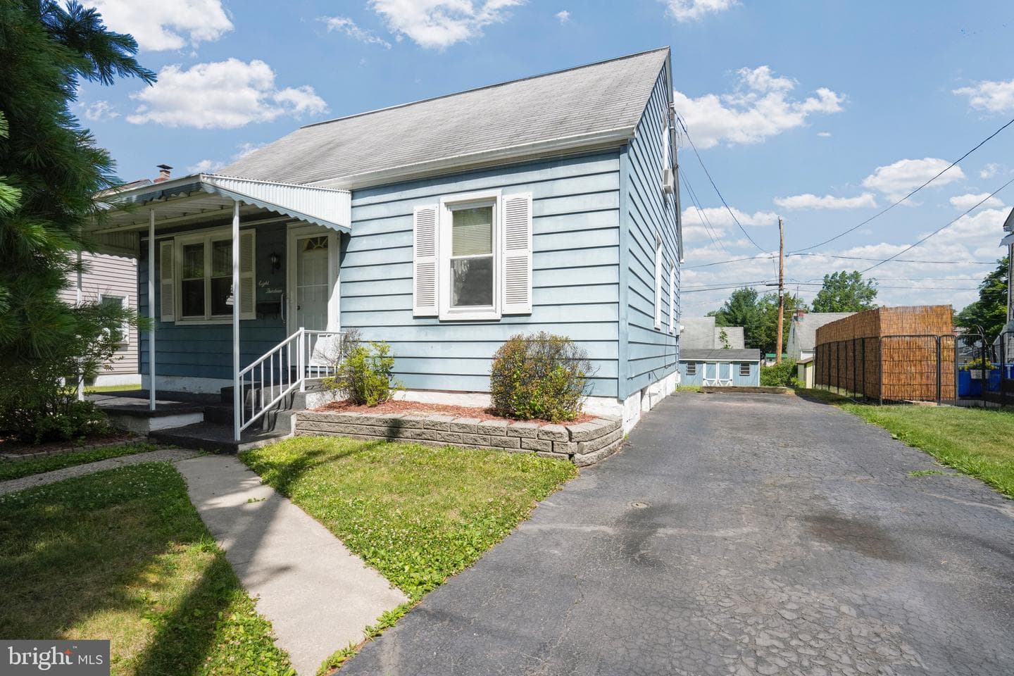 813 N Adams Street photo 4