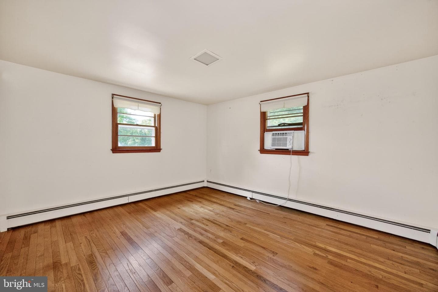 40 2nd Street photo 25
