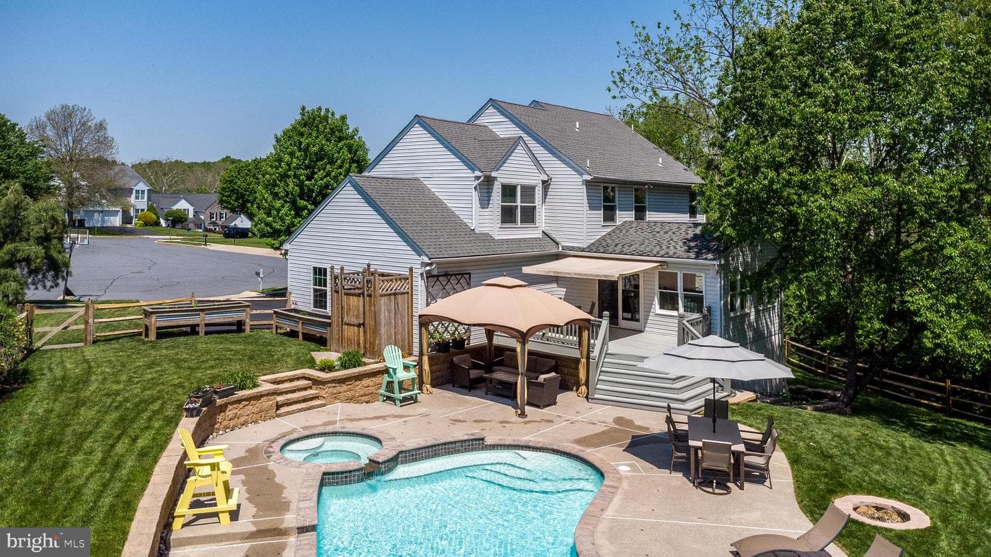 236 Longchamp Drive photo 64
