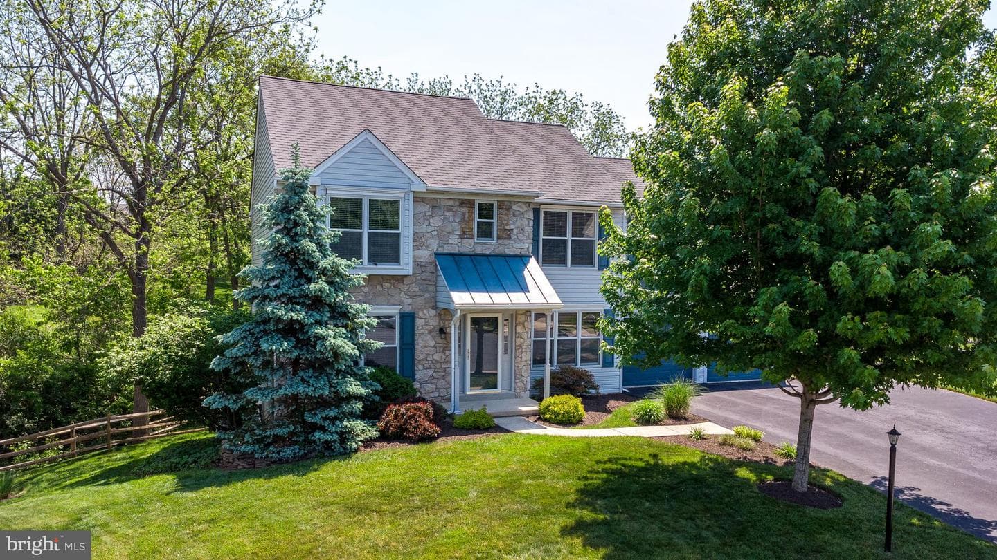 236 Longchamp Drive photo 71