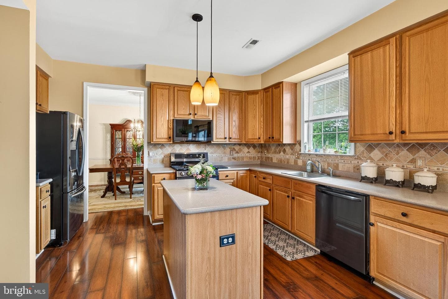 10 Surrey Lane photo 8