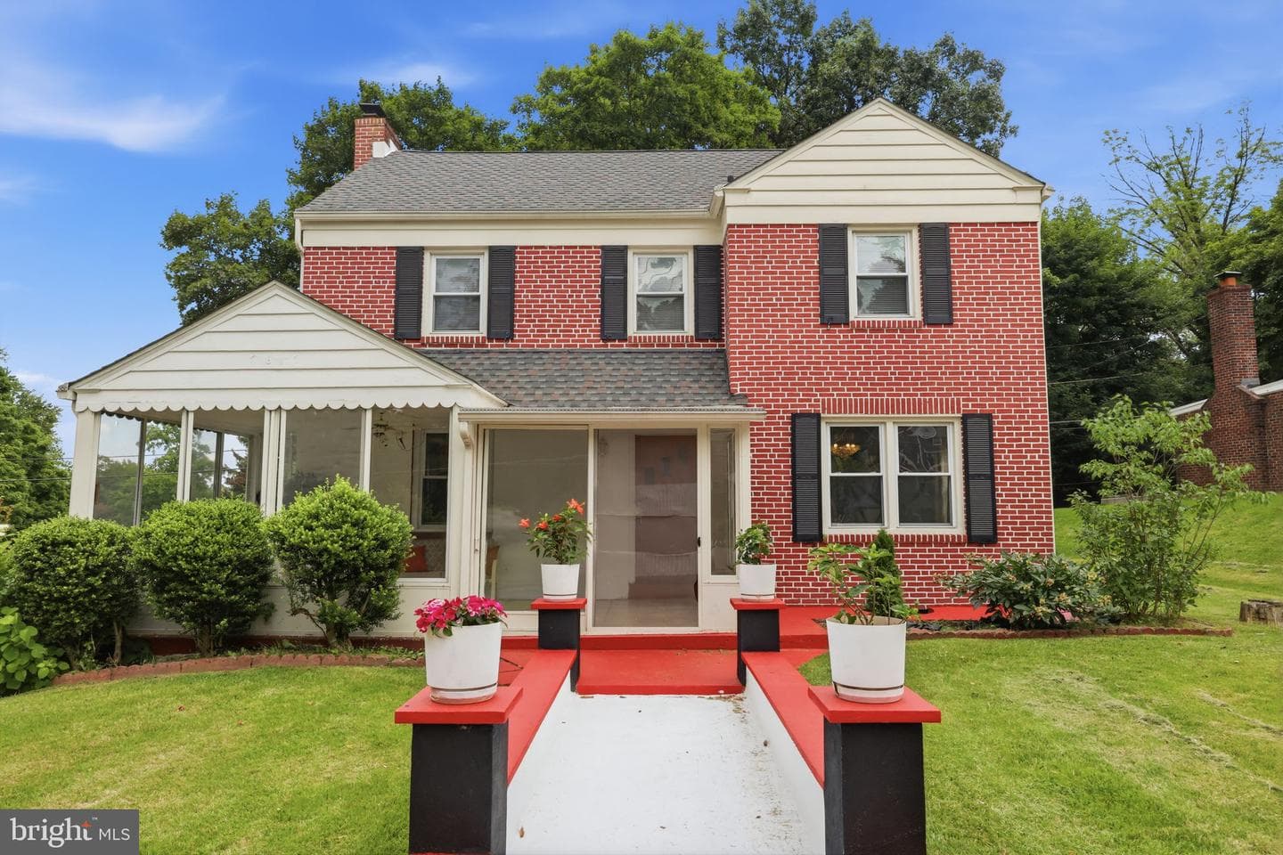 7617 Front Street photo 1