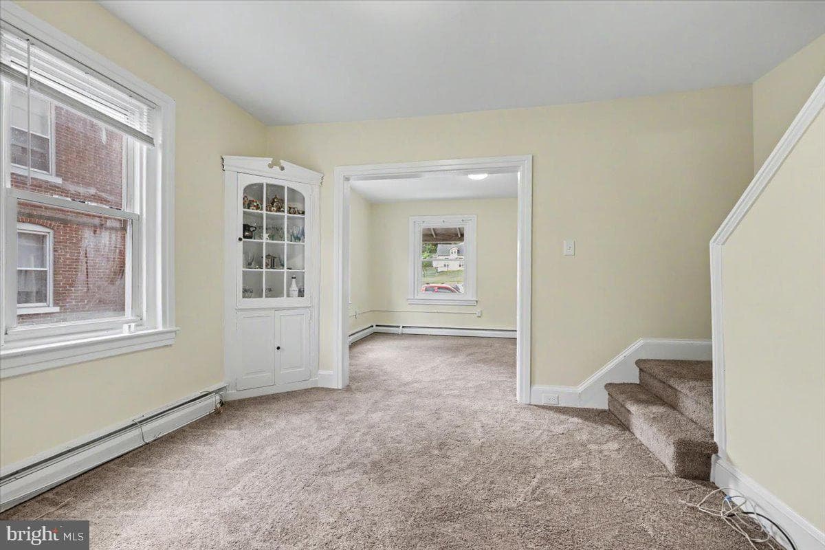 414 Fairview photo 18