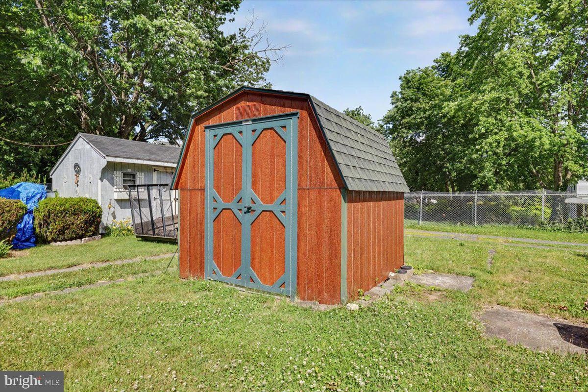 414 Fairview photo 36