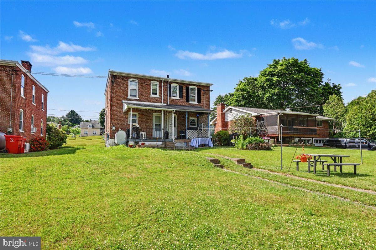 414 Fairview photo 37