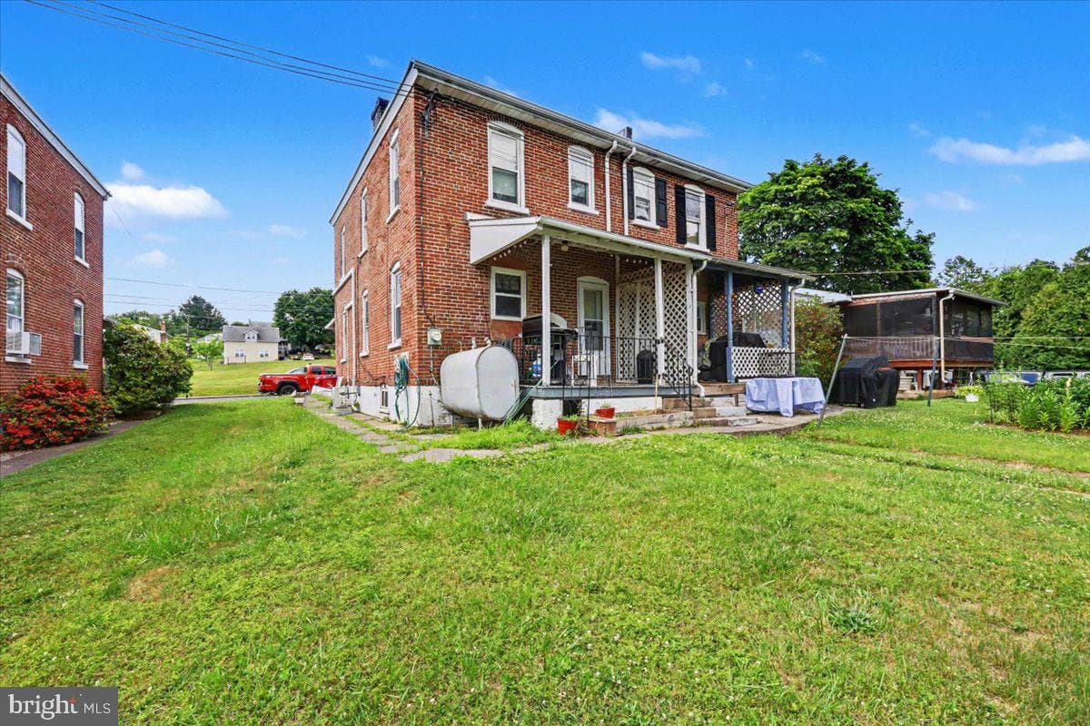 414 Fairview photo 38