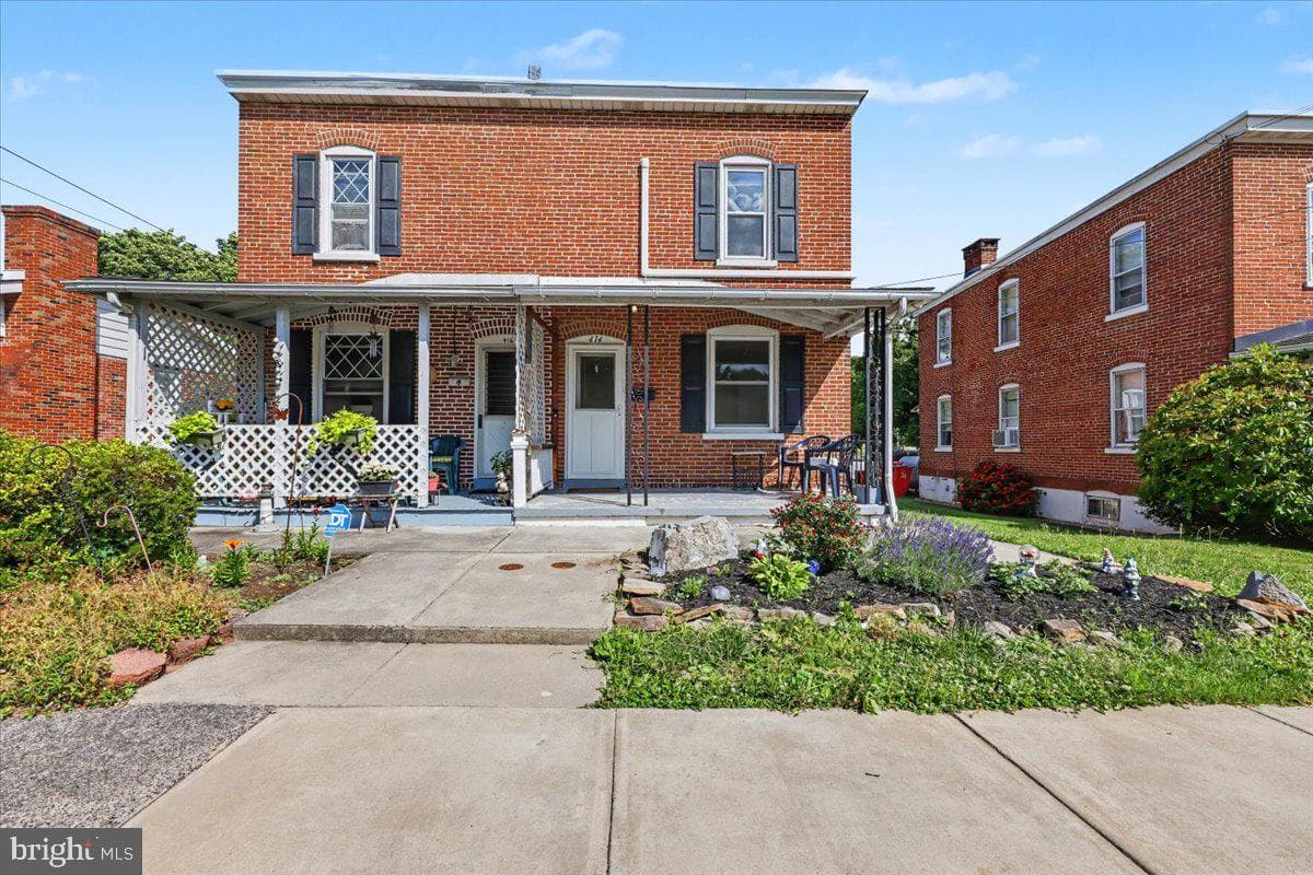 414 Fairview photo 4