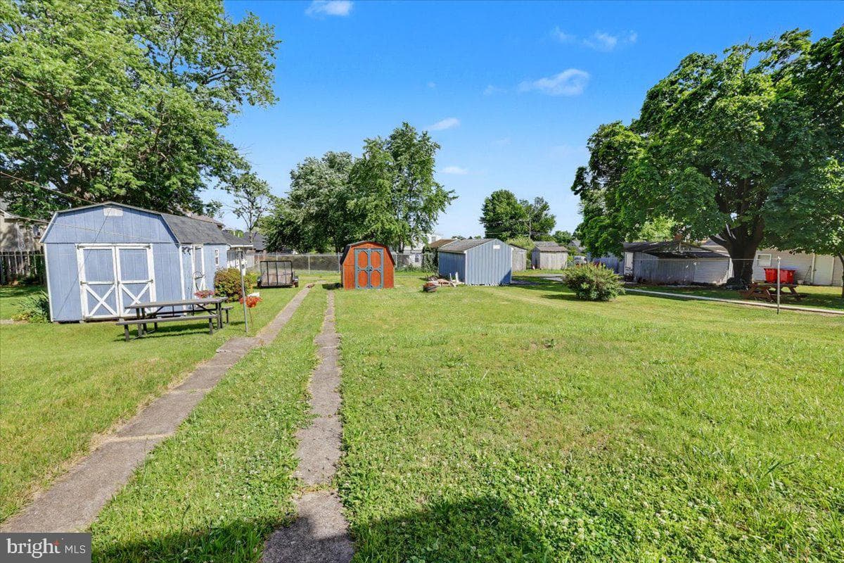 414 Fairview photo 40
