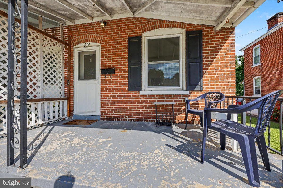 414 Fairview photo 5