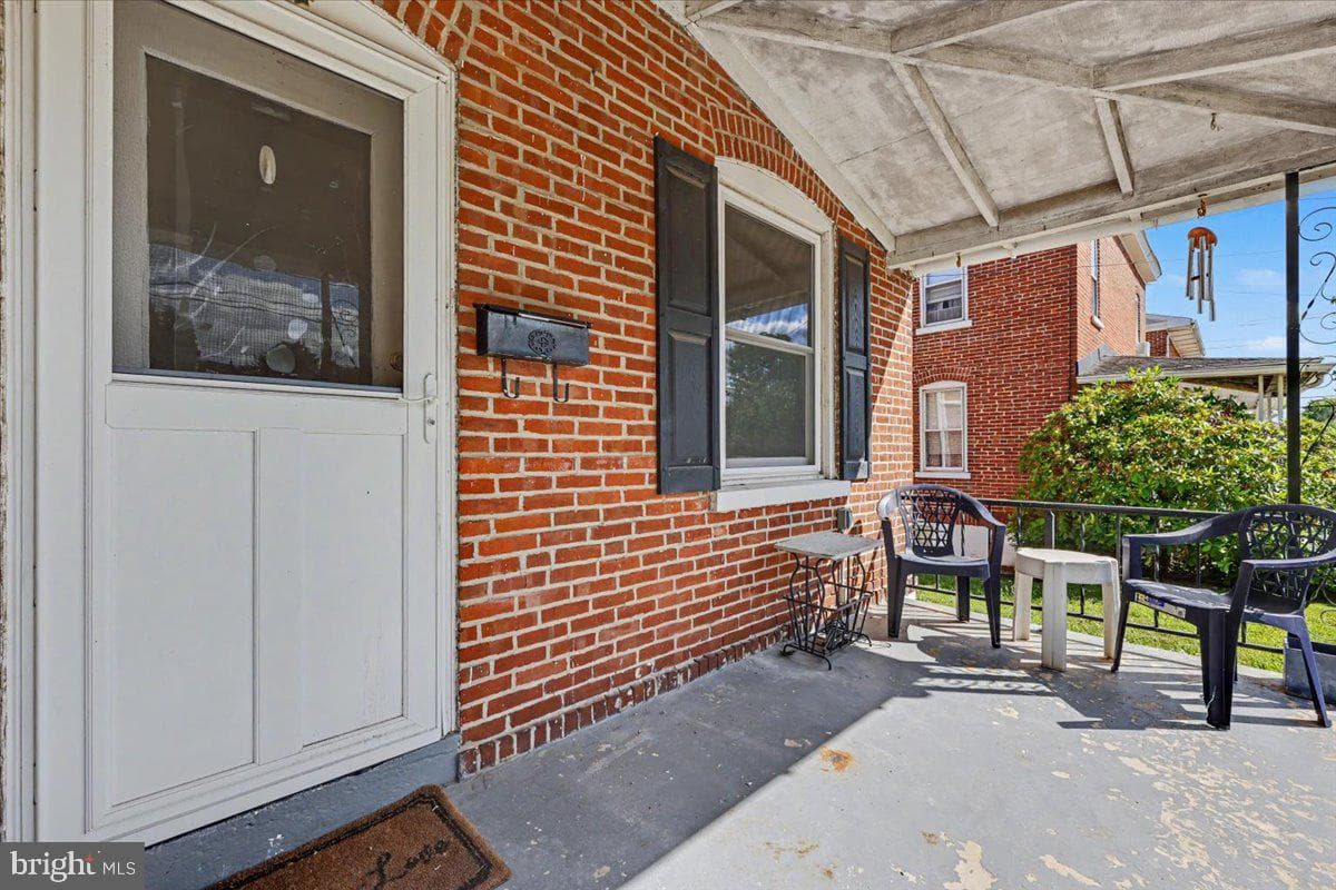 414 Fairview photo 7