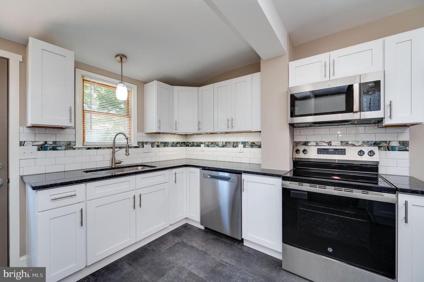 662 Spruce Street photo 15