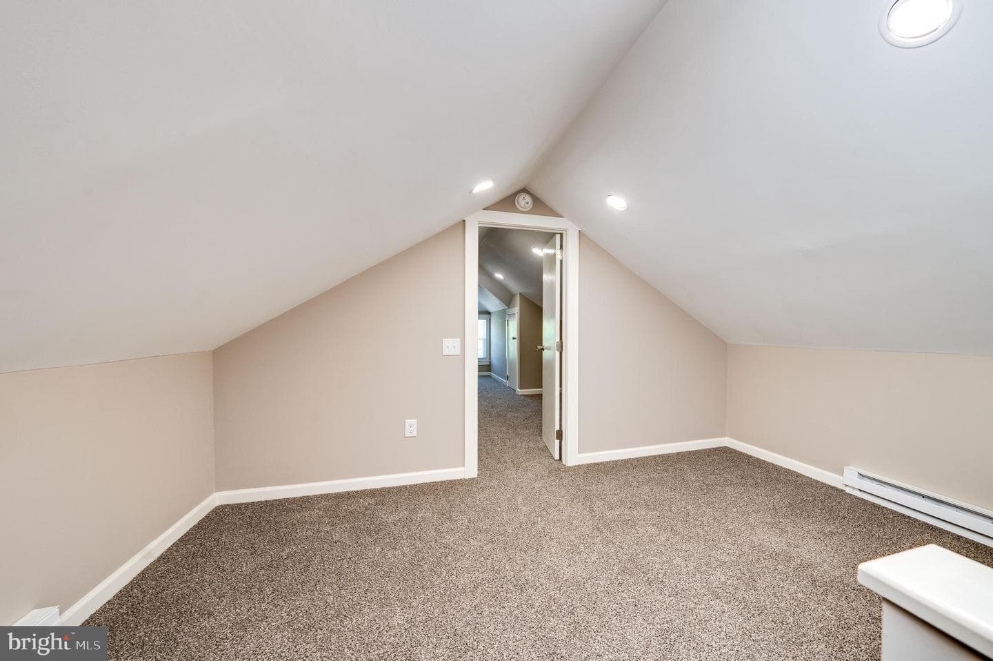 662 Spruce Street photo 29