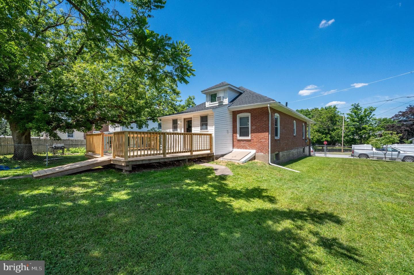 662 Spruce Street photo 5