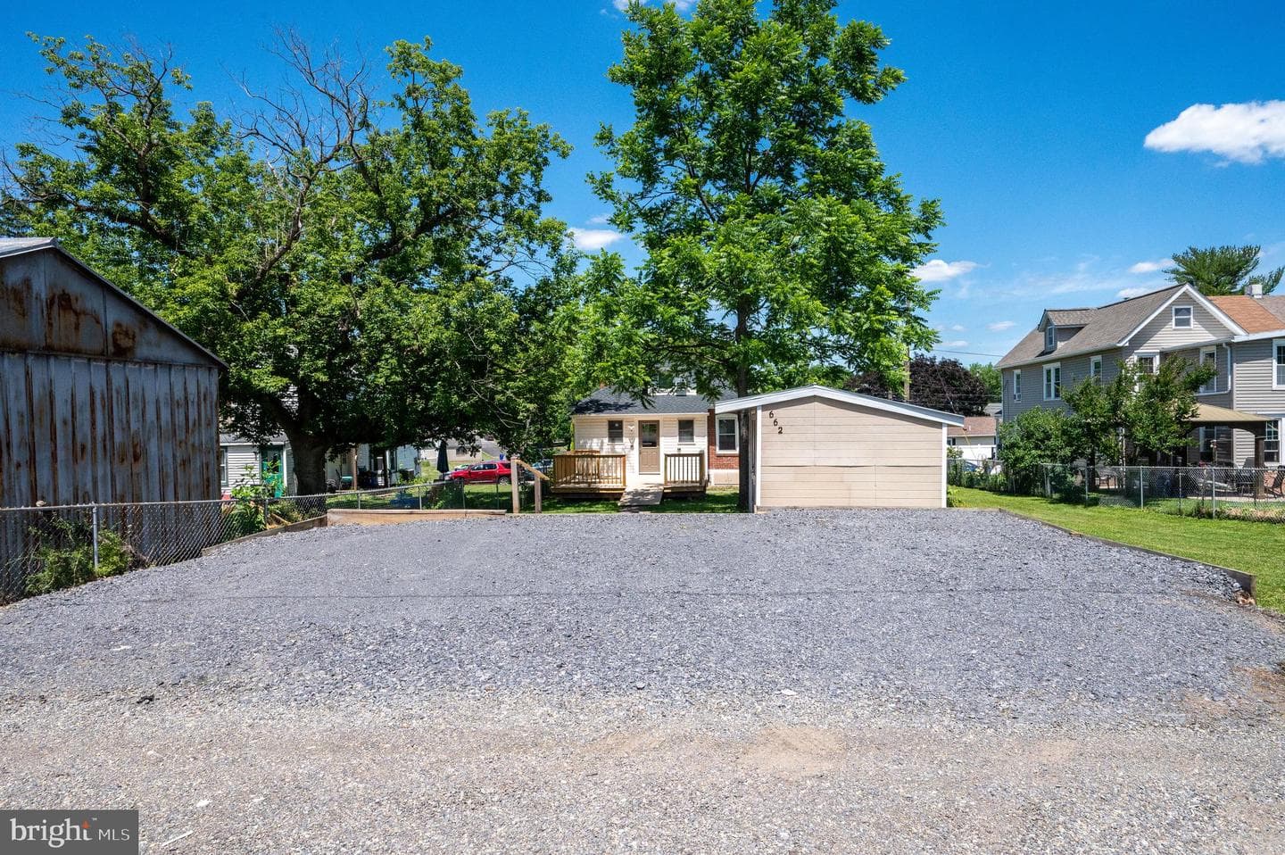 662 Spruce Street photo 8