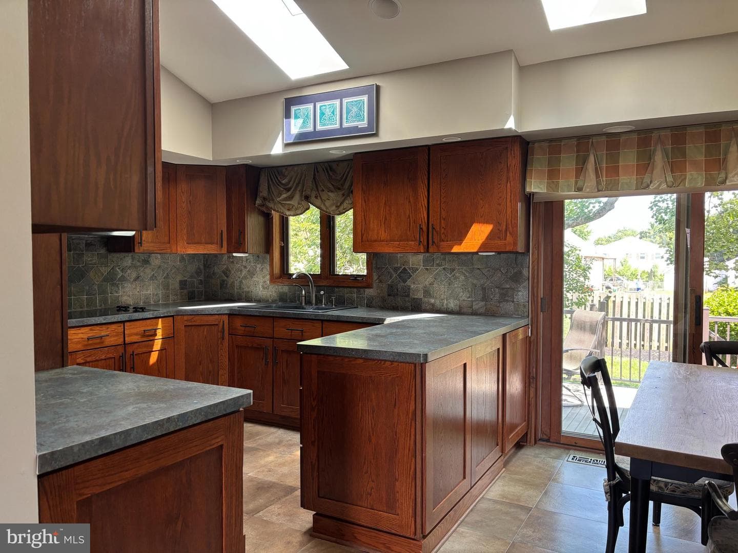 146 Belmont Avenue photo 4