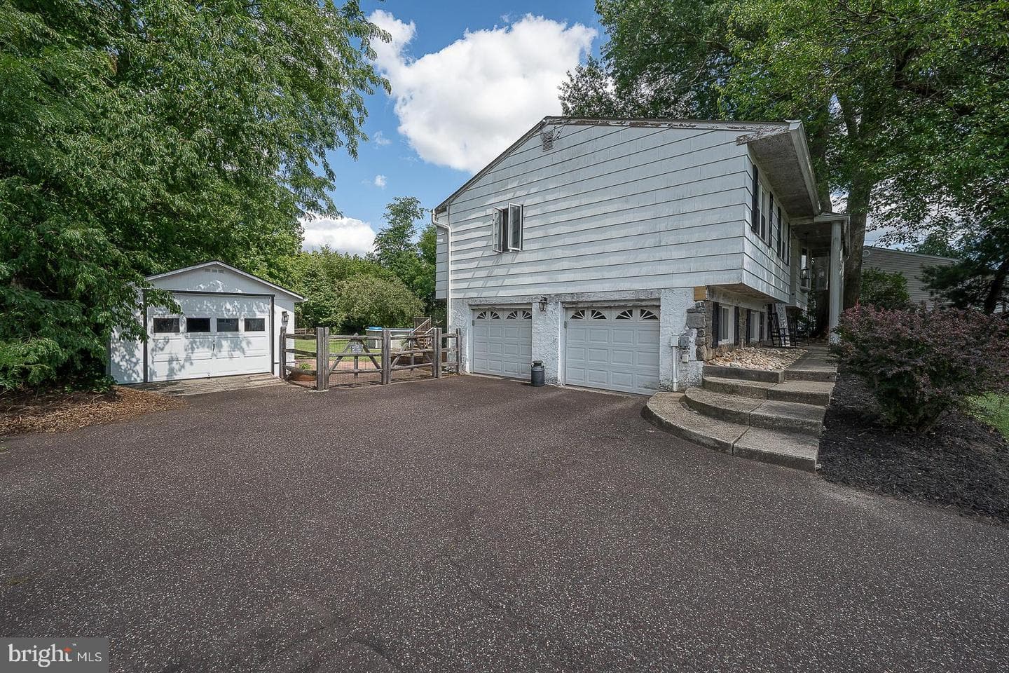 24 Brimfield photo 32
