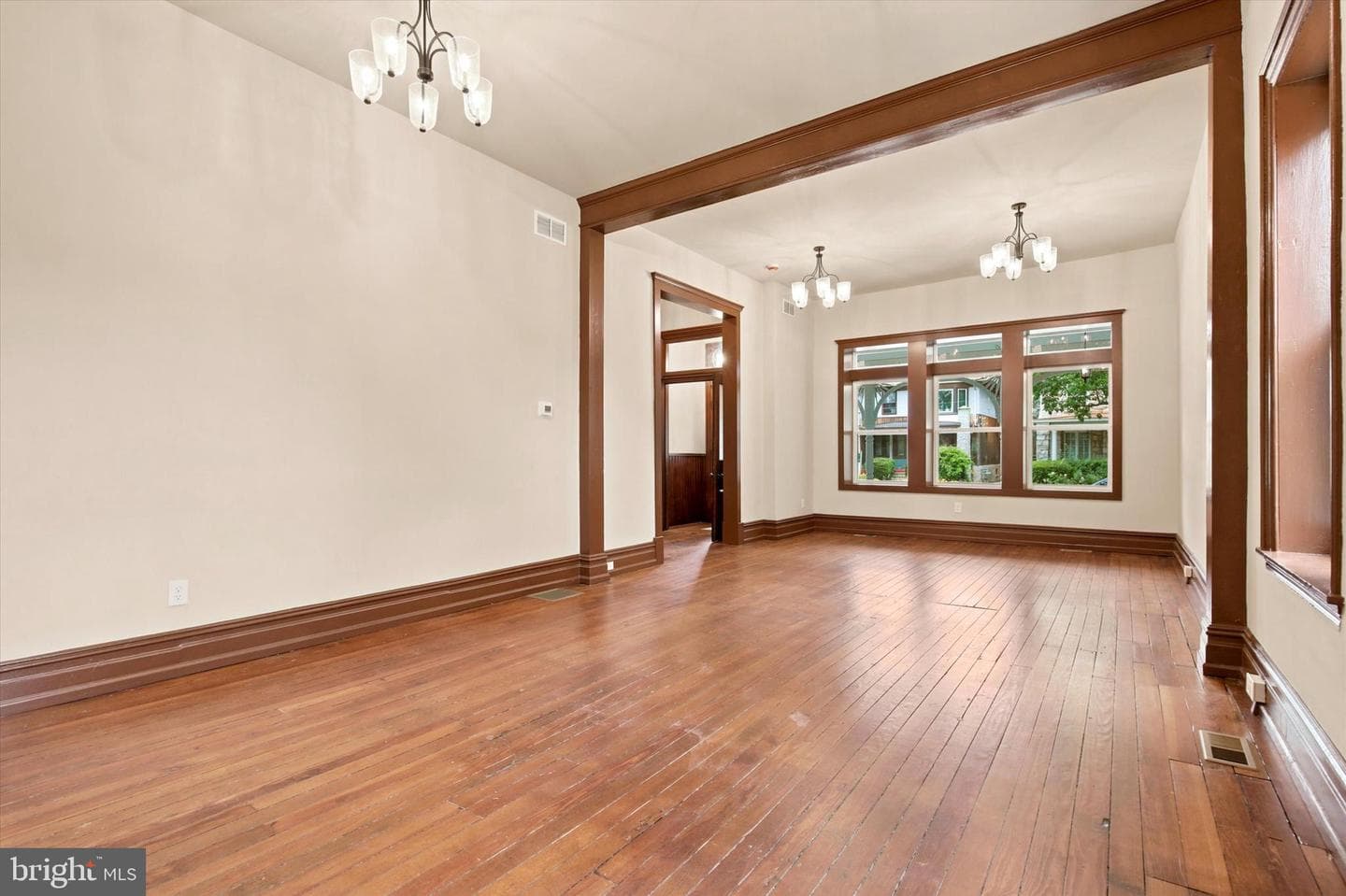 1040 E High Street photo 4