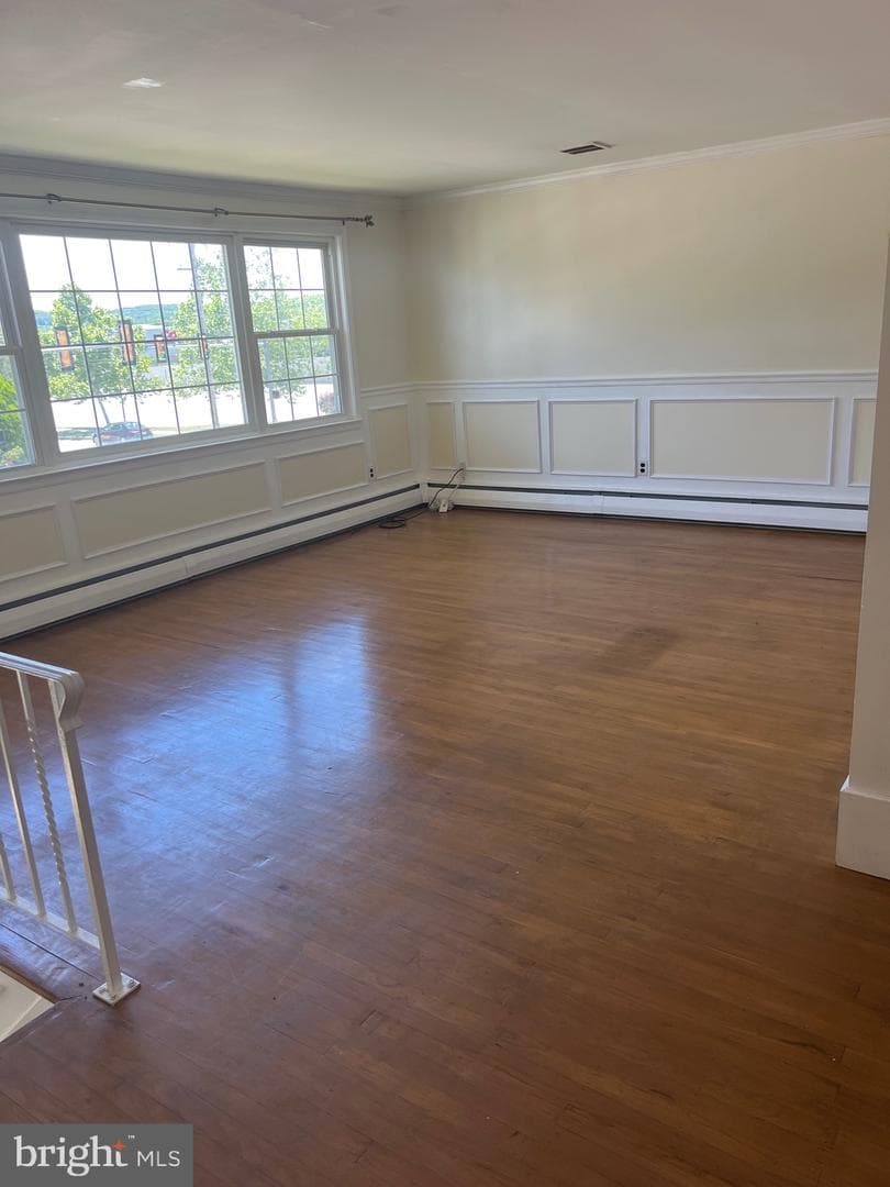 599 Elliott Drive photo 4
