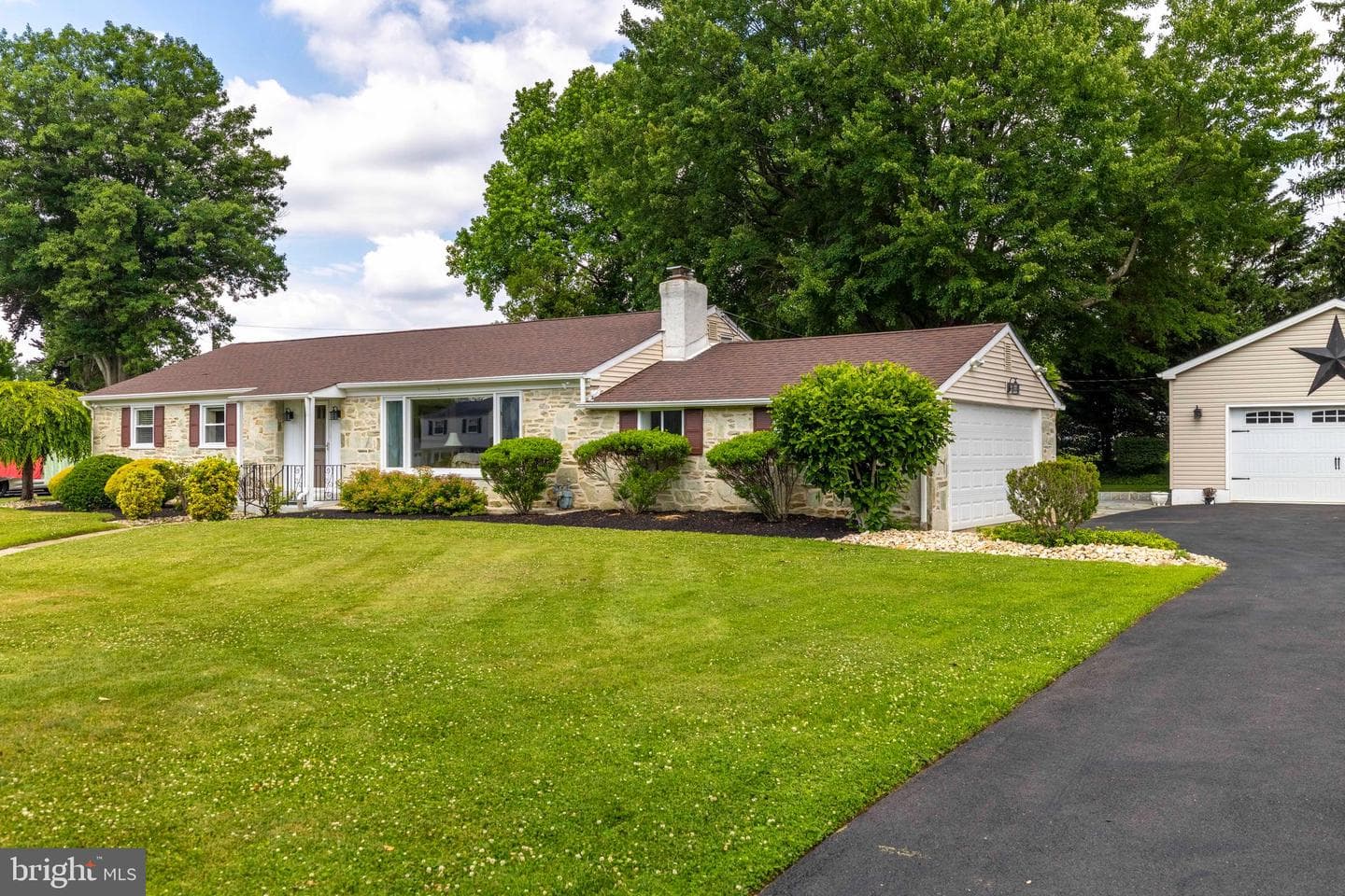 3882 Whitman Road photo 5