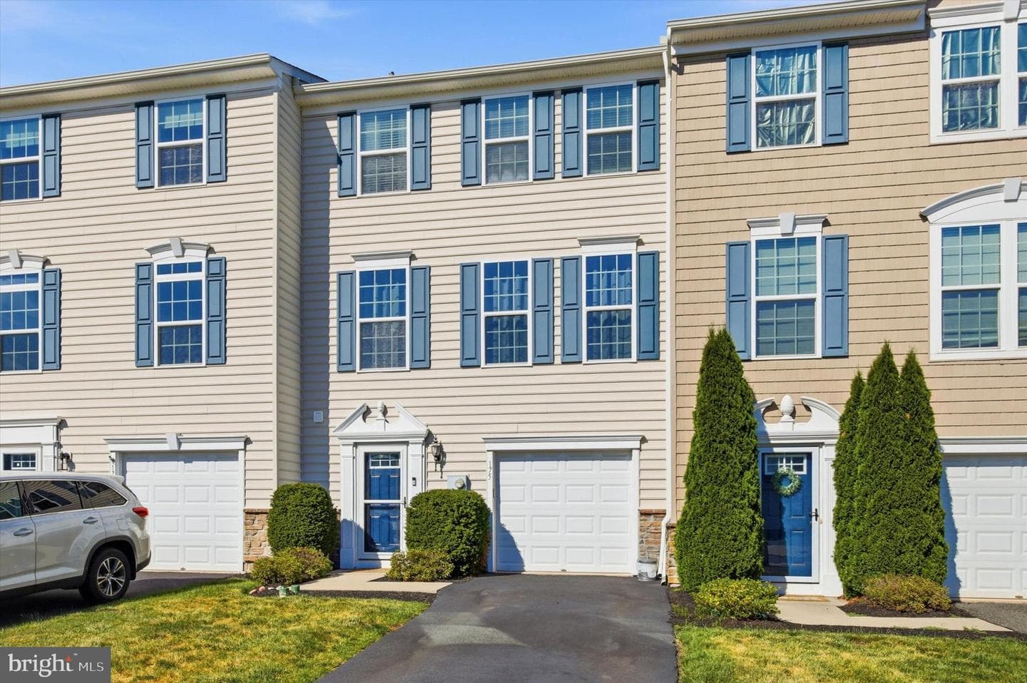 175 Tulip Lane photo 1