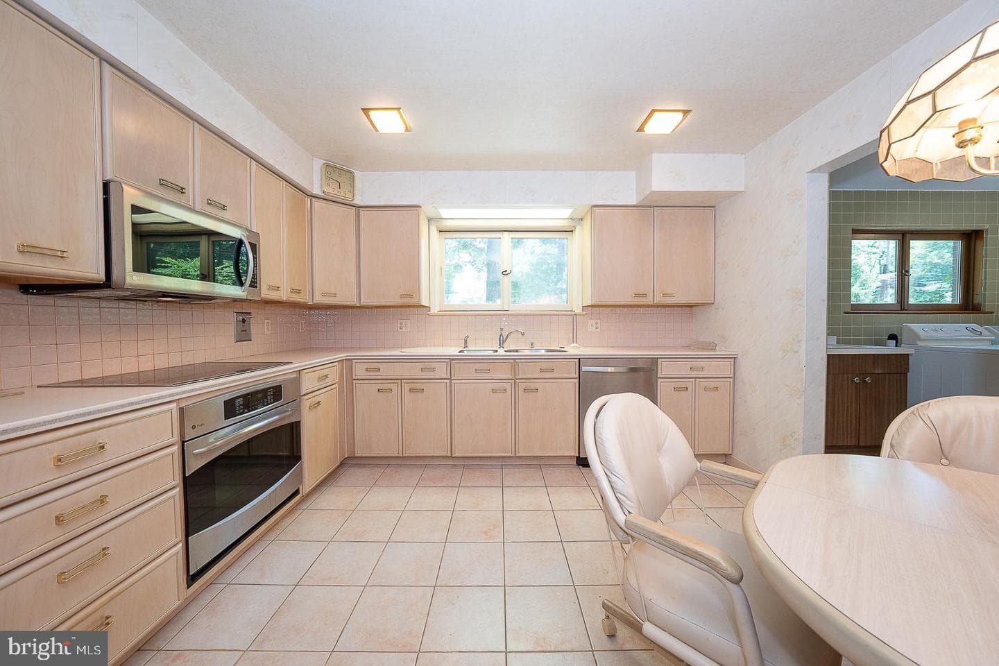 696 Forest Road photo 20