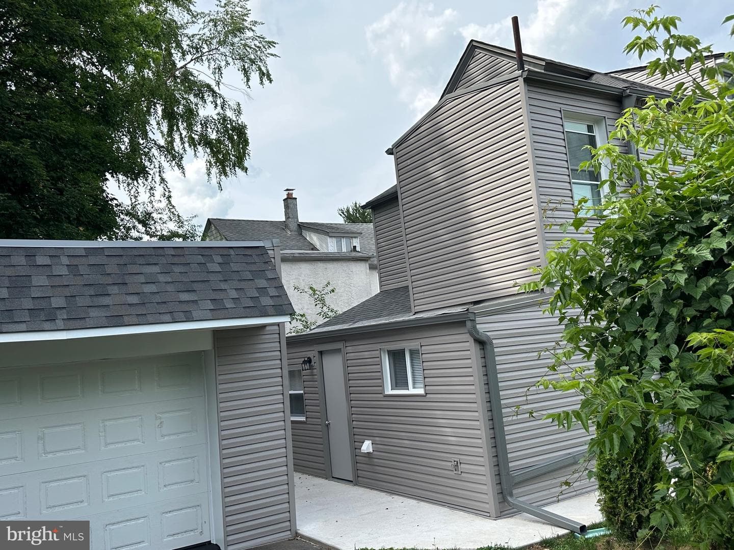 1700 Beech Avenue photo 9