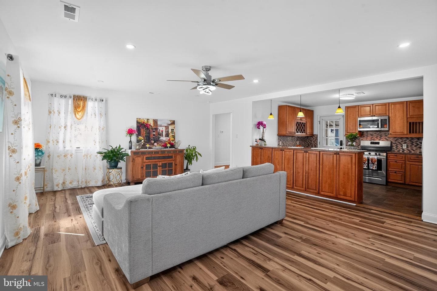 137 Walker Lane photo 6