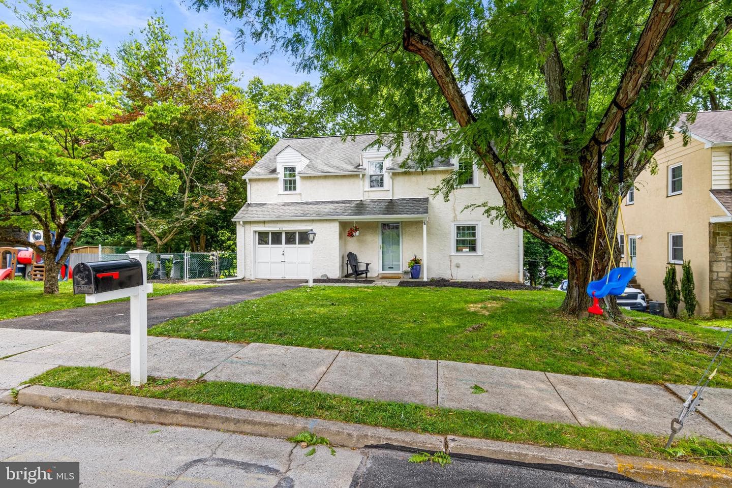 220 Walnut Lane photo 2