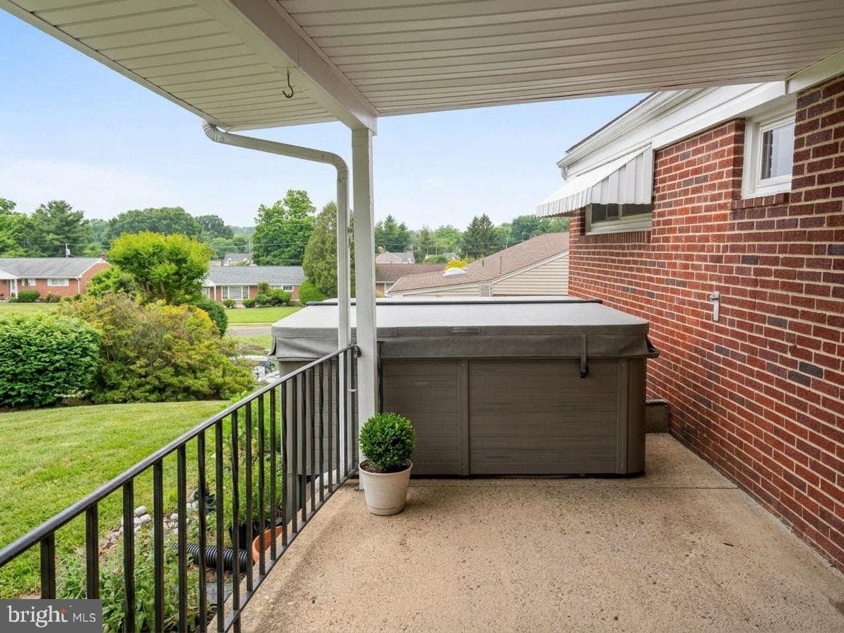 511 Edgley Avenue photo 10