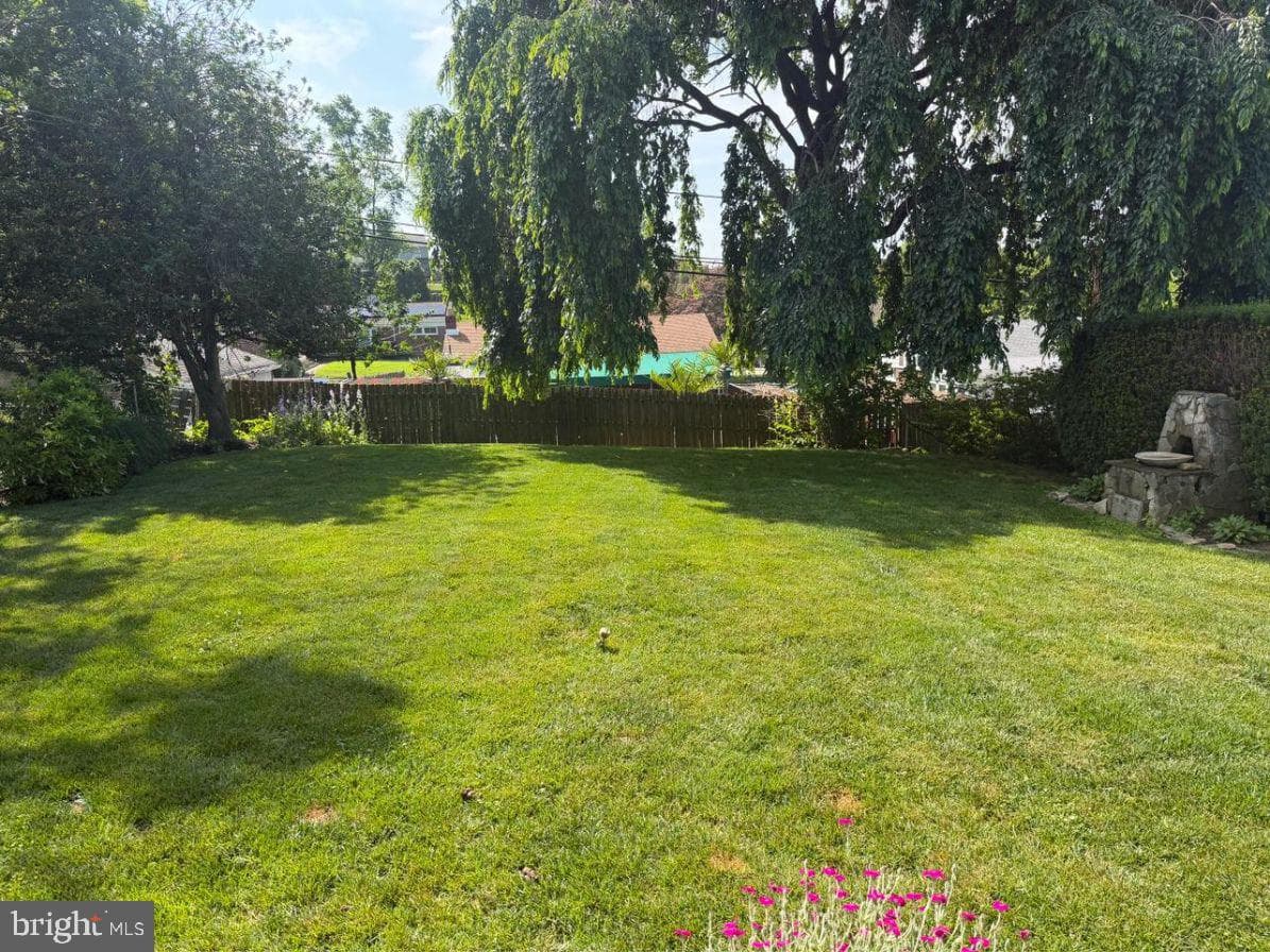 511 Edgley Avenue photo 11