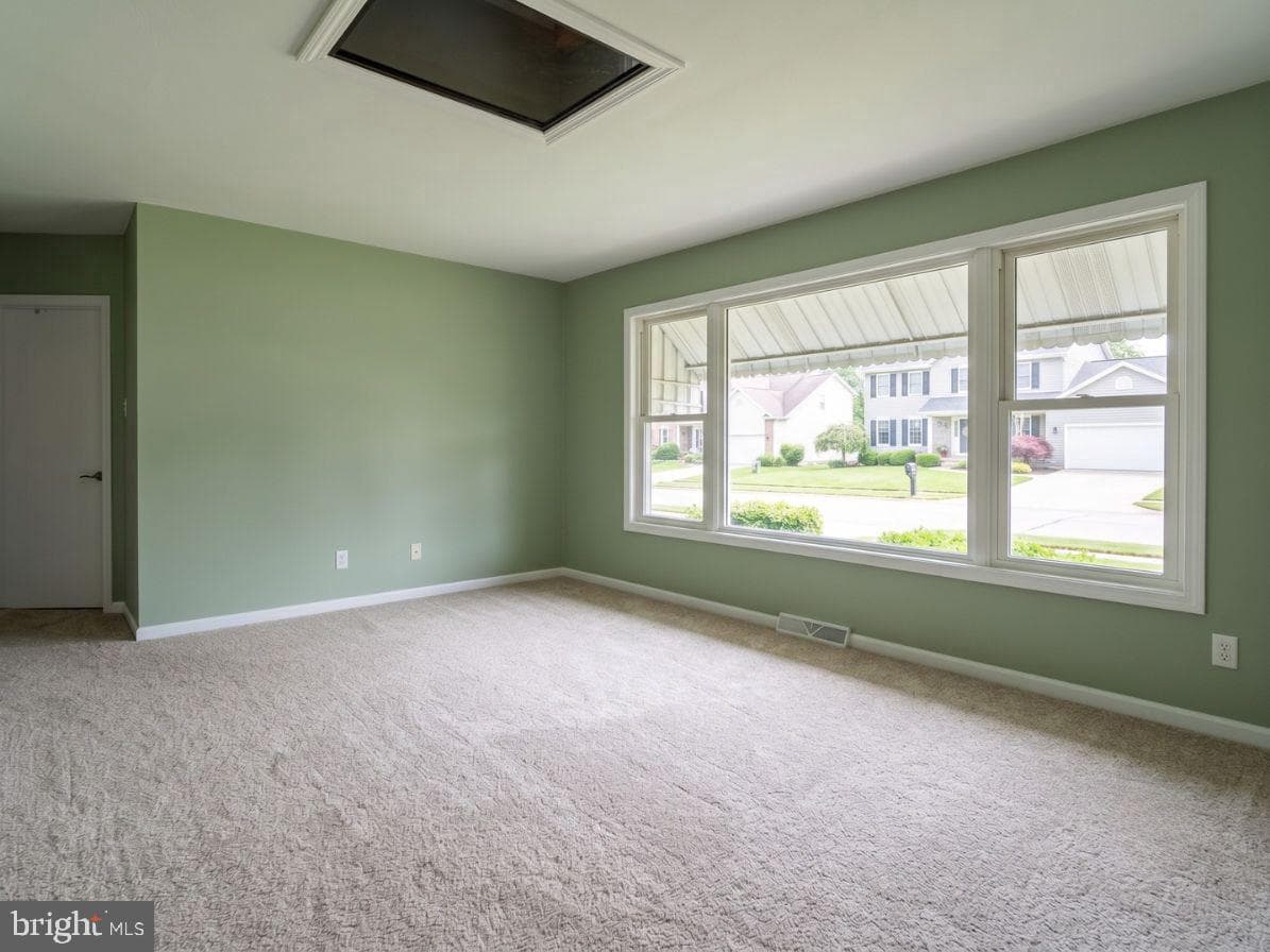 511 Edgley Avenue photo 3