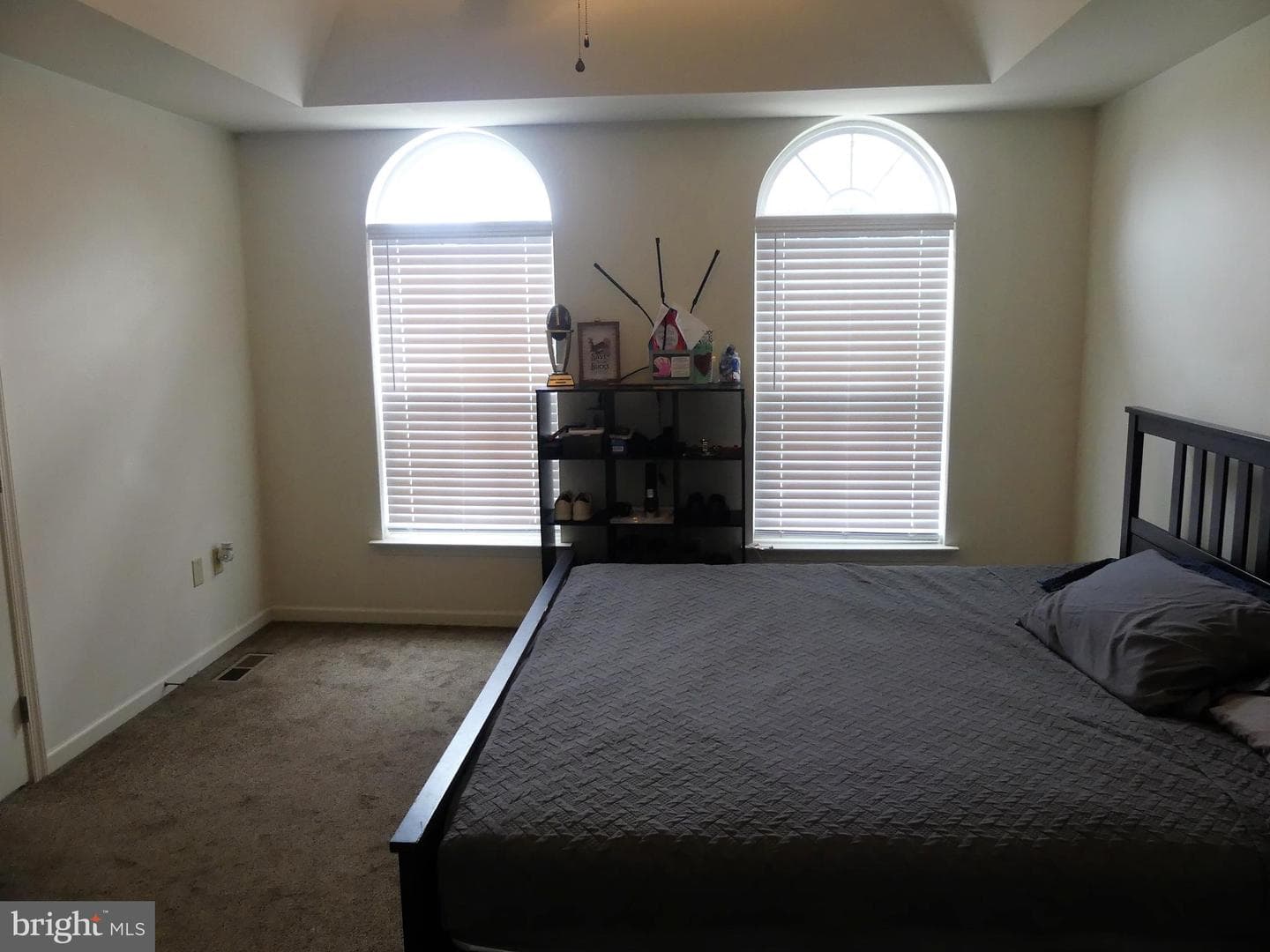 2124 Hanford Way photo 3