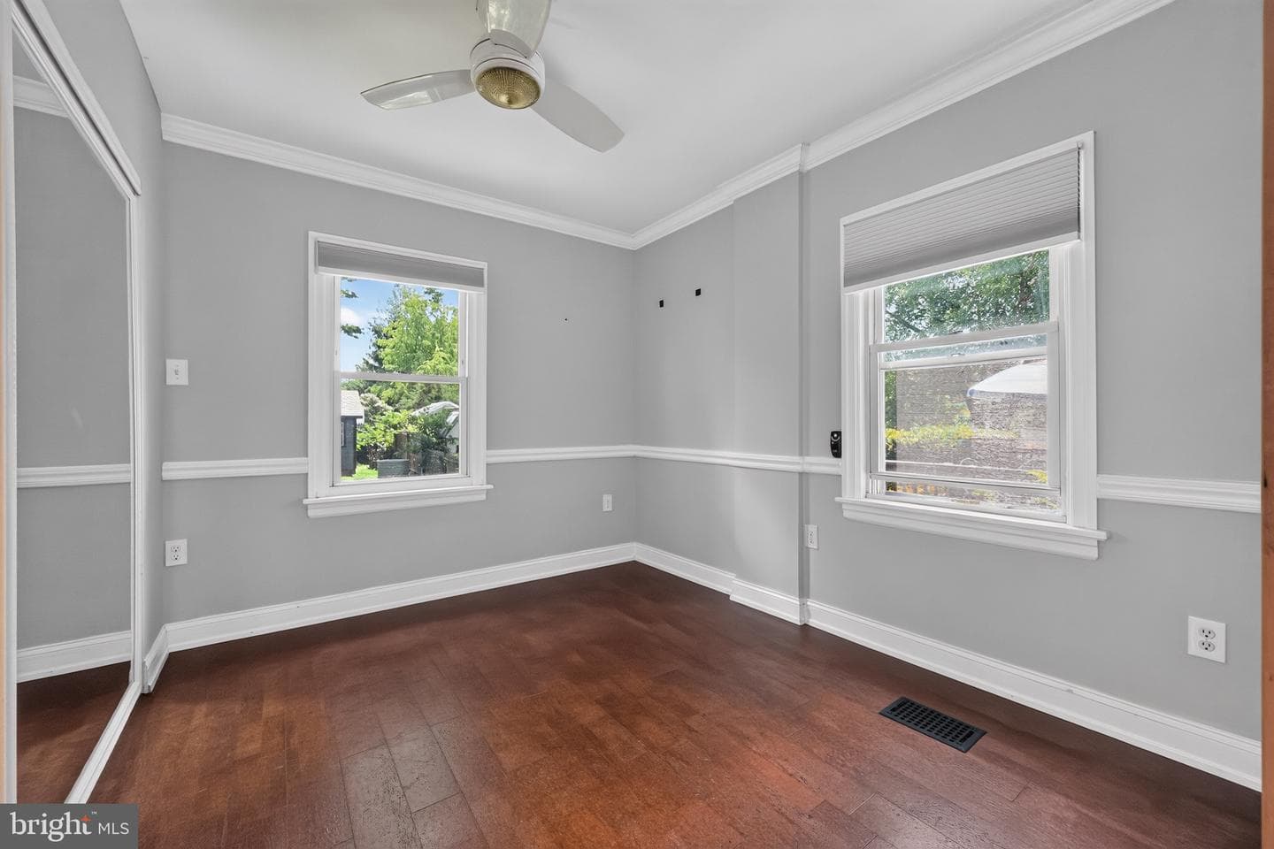 417 Summit Avenue photo 10