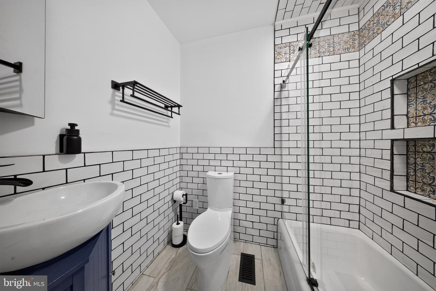 417 Summit Avenue photo 9