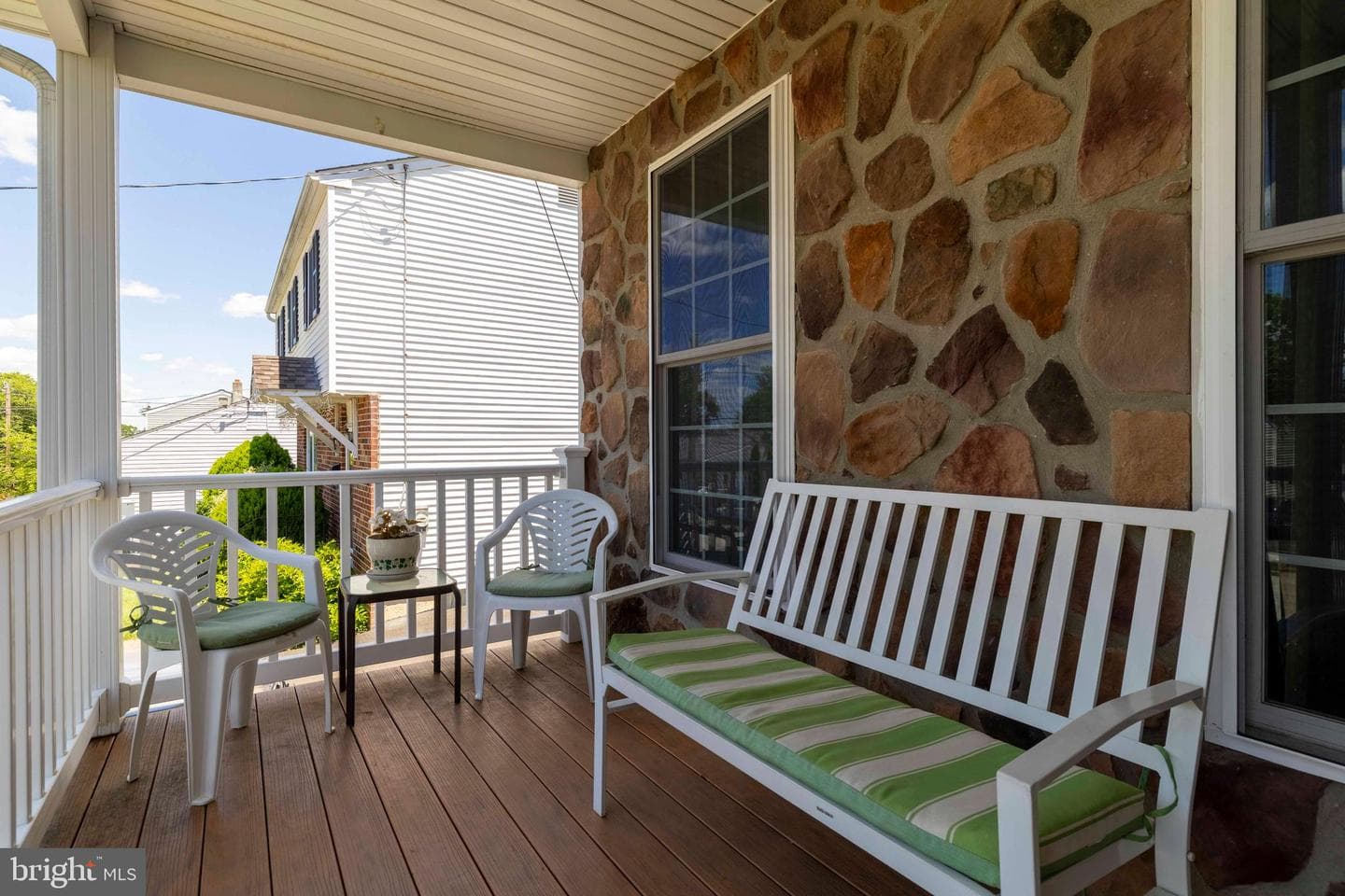 1637 Crestview Avenue photo 3
