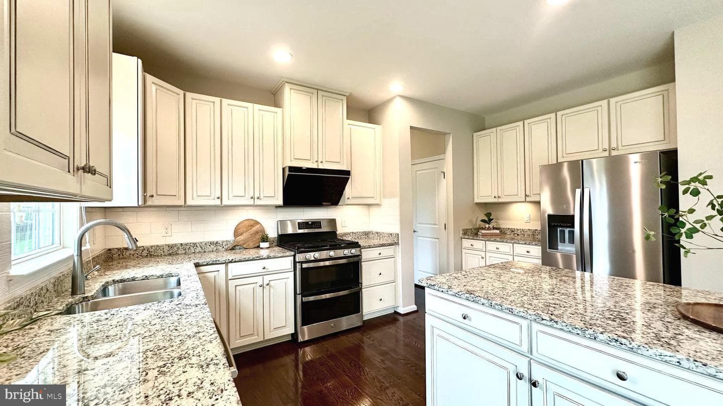 1715 Hedgewood Road photo 19