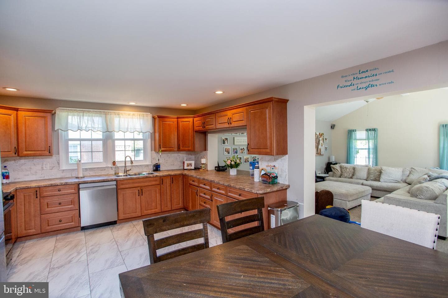277 Edwards Drive photo 7