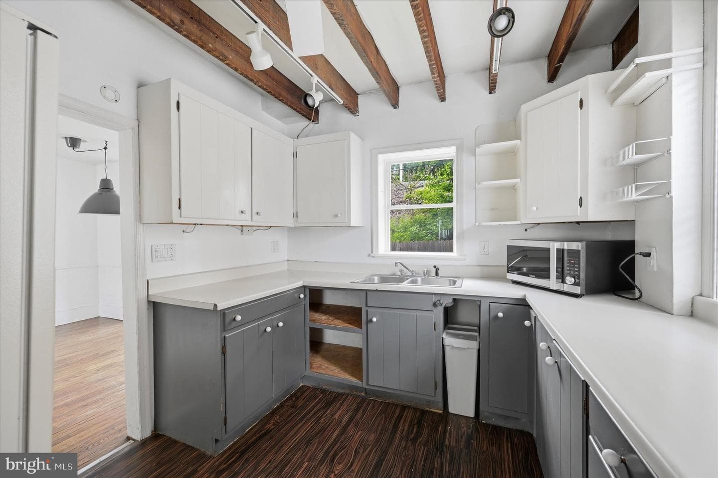 19 N Roberts Road photo 5