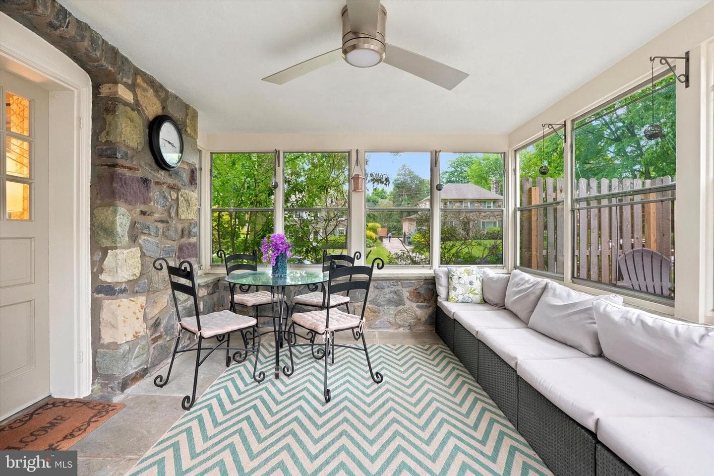 415 Charles Lane photo 28