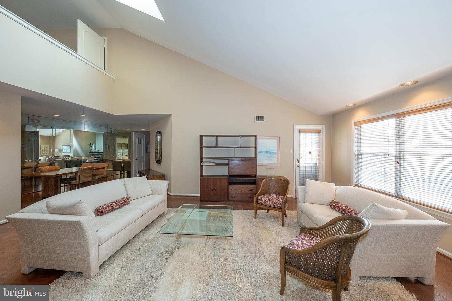 210 Glen Lane photo 8