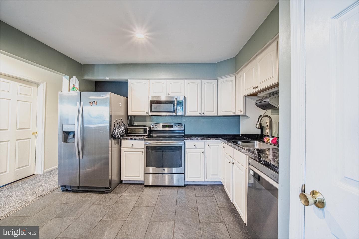 337 Pondview Drive photo 5