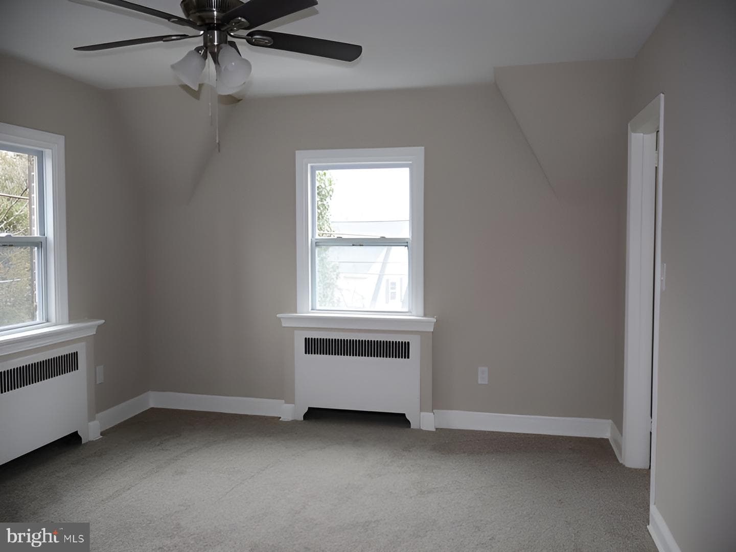 1516 Surrey Lane photo 13