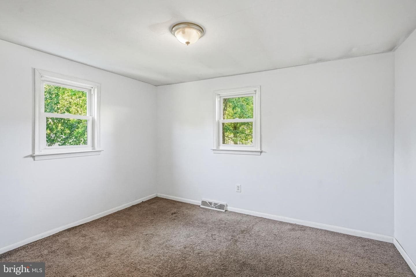 234 Garden Avenue photo 8