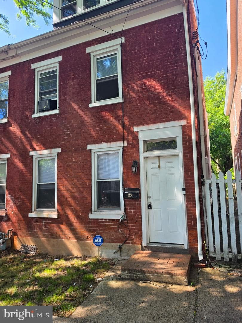 123 King Street photo 1