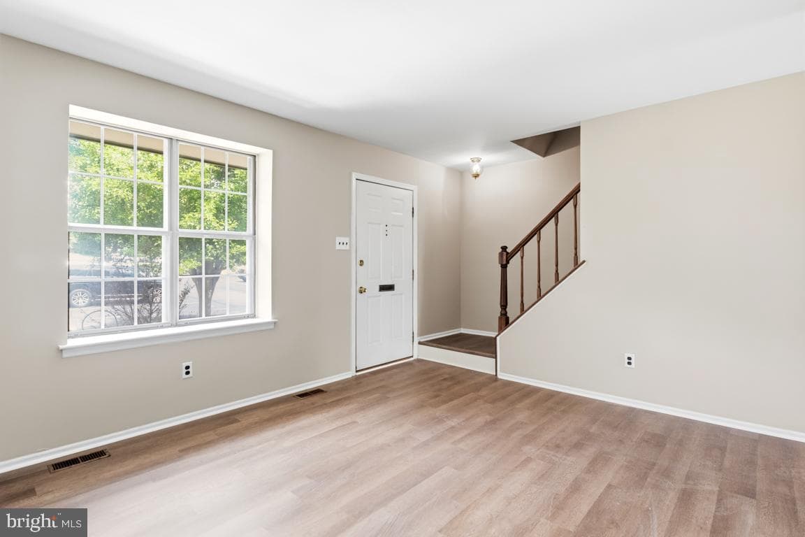307 Franklin Court photo 4