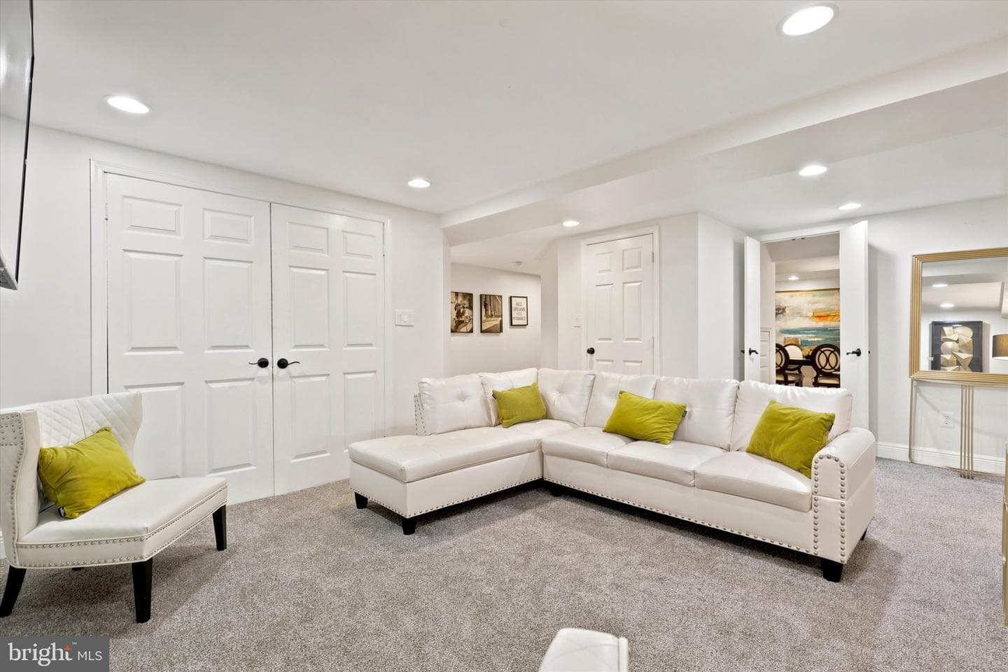 110 Kent Drive photo 31