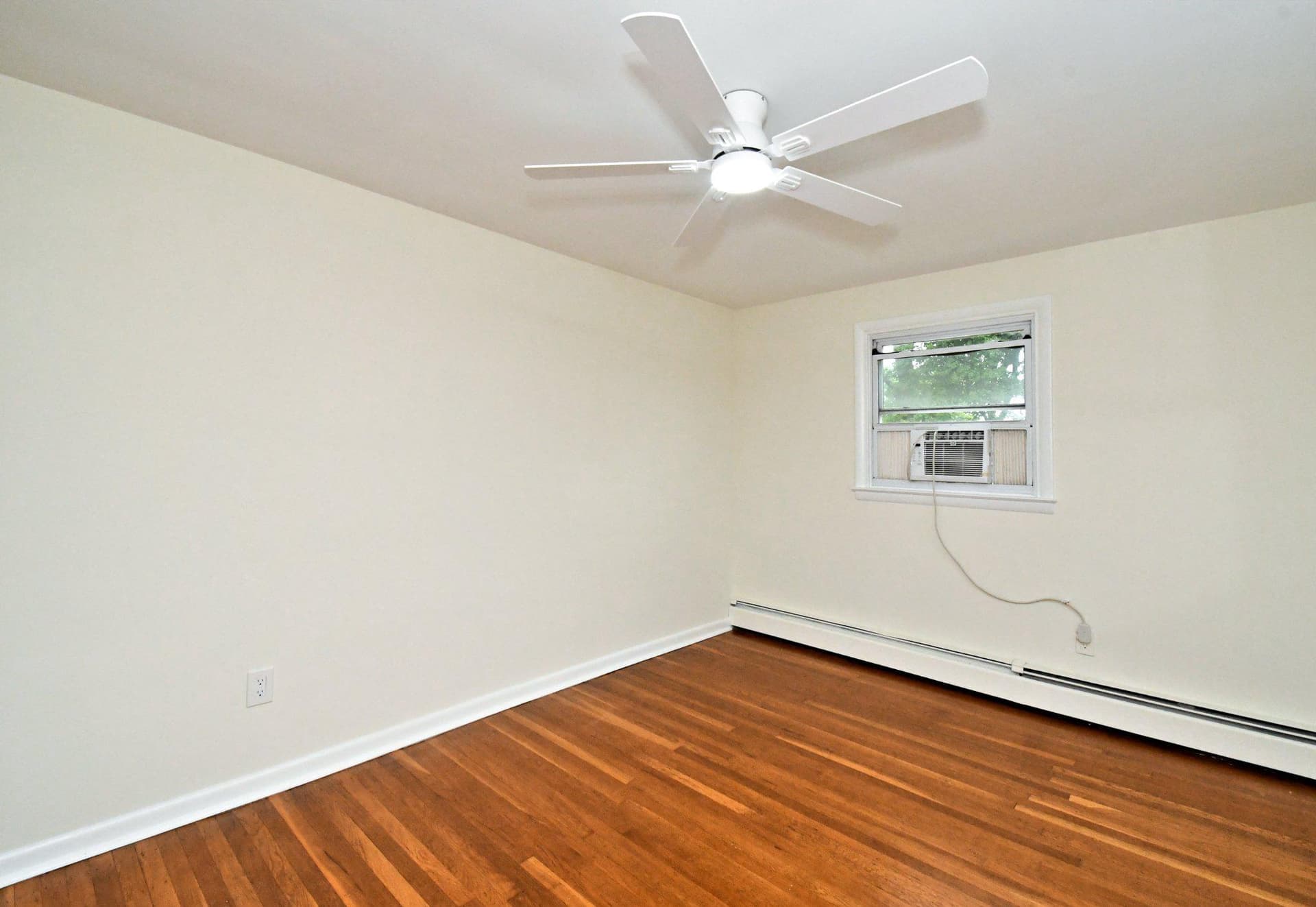 1017 Emerald Avenue photo 14