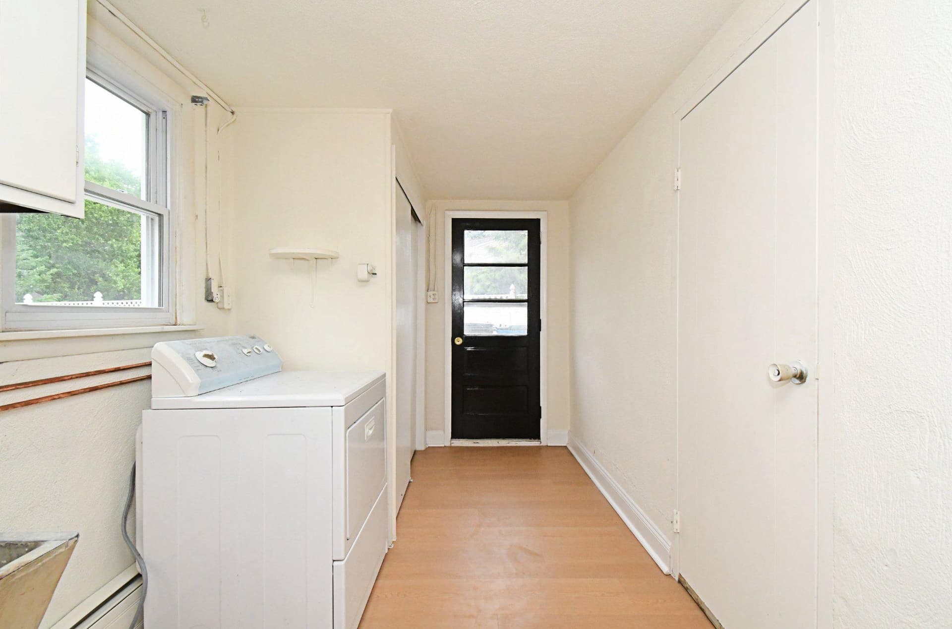 1017 Emerald Avenue photo 23