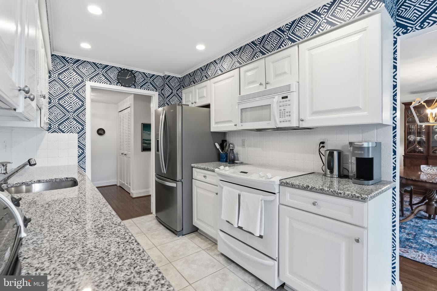 930 W Montgomery Avenue #304 photo 16